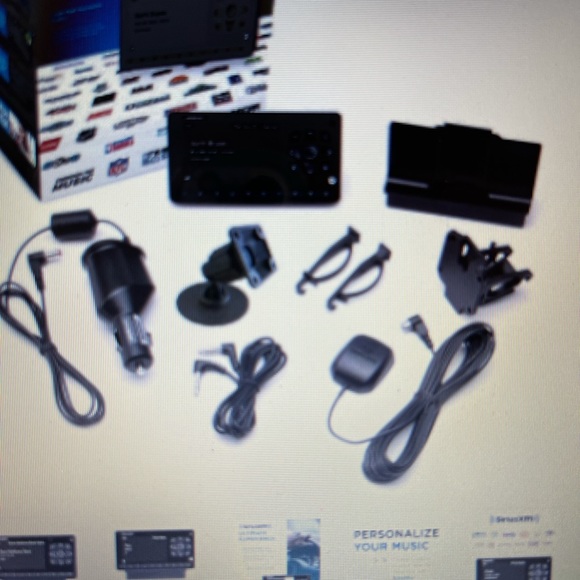 Sirius XM Onyx EZR radio w vehicle kit new w/o box requires Sirius subscription - Picture 4 of 7